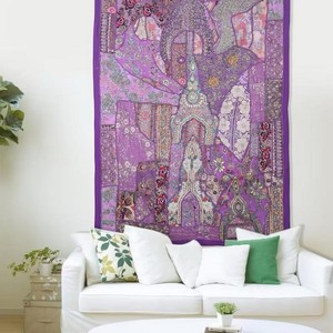 Tapiz de Pared Floral Morado, Decoración de Tela Tejida, Arte Rectangular Colgante para Interiores, Tapiz Boho Hecho a Mano por Consignatarios Indios - Product Image 1