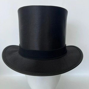 Chapeau haut-de-forme en cuir personnalisé pour homme – Qualité supérieure, avec couronne haute classique, bord structuré et option de design moderne - Product Image 1
