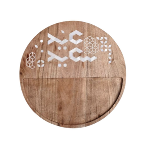 Bandeja de madera natural y con incrustaciones de mop con logotipo y tamaño personalizados para servir bocadillos y dulces en casa al precio más bajo. - Product Image 1