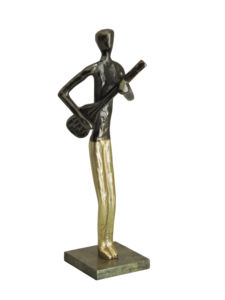 Estatua de Guitarrista Abstracta Hecha a Mano en Aluminio - Escultura Moderna de Músico con Acabado en Bronce y Dorado de Doble Tono - Product Image 4