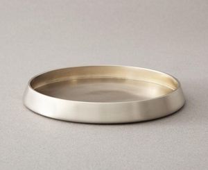 ถาดโลหะทรงกลมตกแต่งสไตล์มินิมอล บรรจุภัณฑ์ชิ้นเดียว - Product Image 1