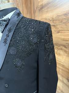 Blazer de esmoquin negro bordado de doble botonadura para hombre – Traje de diseñador para bodas y fiestas con solapa de satén - Product Image 5