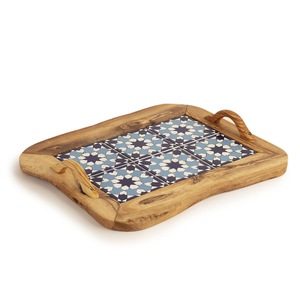 Plateau décoratif en bois avec motif géométrique, poignée rectangulaire, style méditerranéen, plateau de service artisanal - Product Image 5