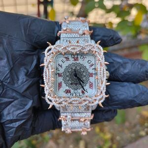 Reloj de Lujo con Movimiento ETA y Moissanita, con Detalles de Hojas en Tono Plateado y Detalles en Oro Rosa para Hombre, un Regalo Espléndido - Product Image 1