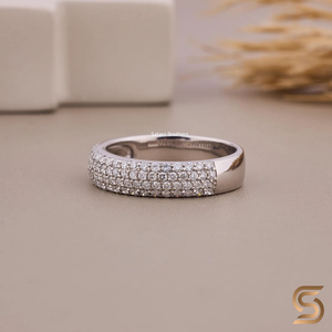 Bague demi-éternité en or massif 10K avec diamants Moissanite, pavé de 5 mm, coupe ronde, éthique - Product Image 5