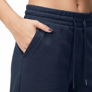 Pantalones Cortos Deportivos Casuales de Felpa de Algodón para Mujer, Corte Holgado, Cintura Elástica, con Bolsillos, Tejido Transpirable y Suave al Tacto - Product Image 3