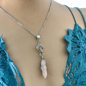 Pendentif en jade enroulé de fil, motif Lune, Soleil, Arbre de Vie, pierre de guérison, collier avec chaîne à maillons en laiton, bijoux faits à la main, vente en gros, bouddhisme - Product Image 5