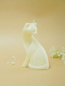 Bougie artisanale en forme de chat mignon, adorable figurine féline décorative, cadeau d'anniversaire pour les amoureux des chats, ornement de table pour une ambiance cosy - Product Image 3