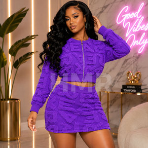 Ensemble 2 pièces HMR Sisterhood Sorority : Crop top sans manches et jupe unie à motif géométrique – Tenue de sport tendance pour le tennis et le badminton - Product Image 3