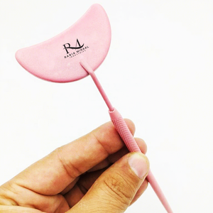 Nouveau produit : miroir pour extensions de cils en forme de lune, couleur rose poudrée, avec poignée diamantée. - Product Image 5