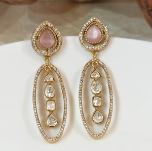 Boucles d'oreilles pendantes en moissanite plaquées or de qualité supérieure, élégantes et glamour, pour femmes et jeunes filles, collection tendance pour les soirées - Product Image 3