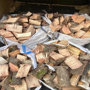 Bois de chauffage séché au four pour foyers extérieurs et cheminées de jardin, 100% naturel, bûches fendues prêtes à brûler, faible MOQ - Product Image 1