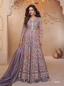 Traje Salwar Kameez Anarkali de Alta Calidad para Mujer, Diseño de Lujo con Bordado y Piel Sintética, Ideal para Bodas y Fiestas Tradicionales - Product Image 5