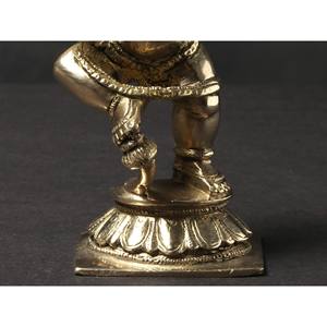 Sculpture en laiton Shri Krishna dansant à la main de 5 pouces fabriquée en Inde - Product Image 3
