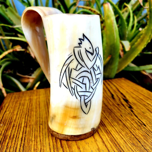 Chope à bière en corne de Viking gravée à la main : authentique chope à bière - Product Image 4