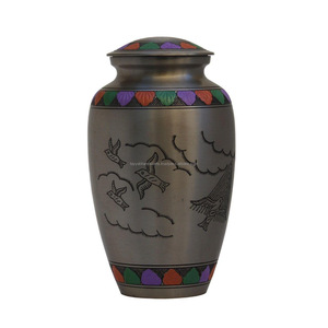 Urne funéraire en métal pour cendres d'adultes, finition artisanale - Product Image 5