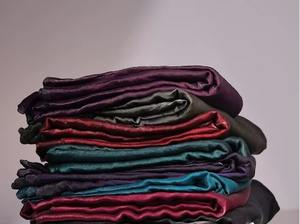 Tissu en nylon satiné Tora en gros pour la confection de vêtements de mode ou de costumes et la couture DIY, disponible au meilleur prix - Product Image 3