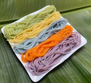 บะหมี่ข้าวแห้งสำเร็จรูป บรรจุถุงสุญญากาศ 500 กรัม สีสันสดใส - Product Image 4