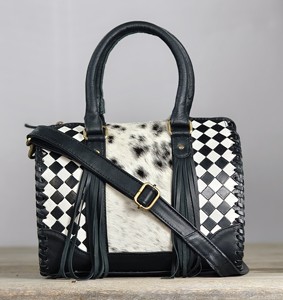 Nouveau Sac de Voyage de Luxe 2026 en Cuir Véritable Noir et Blanc à Carreaux avec Panneau en Cuir de Vachette et Détails Pompons pour Femme - Product Image 1