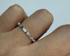 Anillo de Boda de Media Eternidad de Oro de 14k con Diamantes Cultivados en Laboratorio de Corte Baguette, 0.50ctw, 10 Piedras, Anillo Apilable a Juego, Venta al por Mayor de Fábrica - Product Image 3