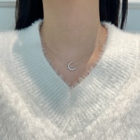 Collier tendance en argent sterling 925 avec chaîne à maillons et pendentif croissant en moissanite couleur D VVS1 pour femme, bijoux fins pour usage quotidien