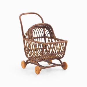 Cochecito de mimbre natural para muñecas, accesorios para bebés pequeños, diseño adorable, cochecito de ratán para muñecas. - Product Image 1