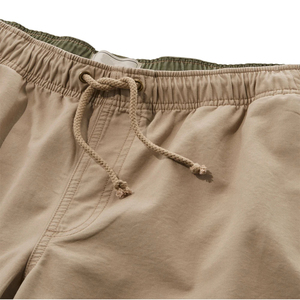 Shorts décontractés kaki pour hommes avec cordon de serrage à la taille et poches, en tissu tissé respirant, style taille mi-haute, collection 2026 la plus récente - Product Image 3
