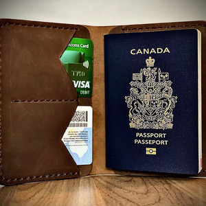 Portefeuille de voyage en cuir premium avec protection RFID, porte-documents, plusieurs emplacements pour cartes, personnalisation possible, portefeuille de voyage en cuir à vendre - Product Image 1