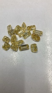 Vente en gros de pierres fantaisie jaunes cultivées en laboratoire CVD HPHT, coupes variées, formes assorties, IGYRAA JEWELS, certifiées IGI pour la joaillerie sur mesure - Product Image 5
