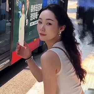 Pendientes Colgantes de Perlas con Mariposa Francesa Minimalistas, Novedad 2024, Elegantes y a la Moda con un Toque de Lujo Ligero - Product Image 4