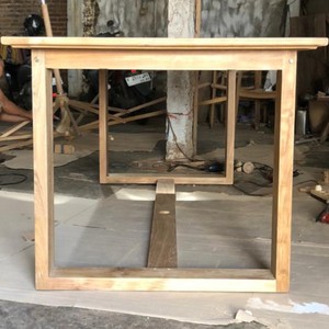 Table à manger en teck massif d'Indonésie, moderne, rectangulaire, résistante à l'eau, aux UV et durable, pour patio et jardin. - Product Image 4