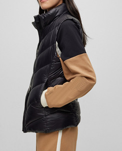 Veste d'hiver sans manches unisexe noire personnalisée avec fermeture éclair, capuche en fausse fourrure, rembourrage en coton et duvet, coupe ajustée - Product Image 5