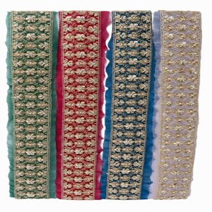 ผ้าลูกไม้ปักลายดอกไม้สีทองบนผ้าเน็ตสำหรับตกแต่งขอบผ้าส่าหรีเจ้าสาว, ผ้าคลุมไหล่เลเฮนกา และการตกแต่งเสื้อผ้า - Product Image 1