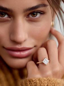 Bague solitaire en moissanite 1,01 carat taille princesse pour femme, en argent 925 original, finition rhodium jaune, cadeau de fiançailles pour elle - Product Image 5