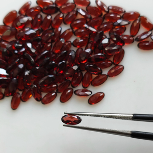 โกเมนสีแดงธรรมชาติ 6x3 มม. รูปทรงวงรี คุณภาพดีที่สุด โกเมนสีแดงแบบเม็ดเดี่ยว สำหรับทำเครื่องประดับ - Product Image 1