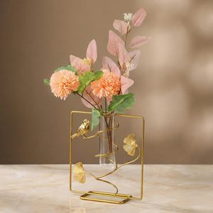 Vase de table moderne en laiton avec motif oiseau et feuille, idéal pour la décoration de la maison - Product Image 6