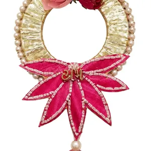 Décoration murale bohème en fleurs avec des pompons en perles et des perles roses pour la décoration de mariage et de la maison - Product Image 3