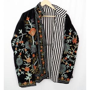 Veste en velours brodée à la main à motif floral, col mandarin, manches longues, manteau d'automne pour femme, style bohème élégant, pièce maîtresse - Product Image 3