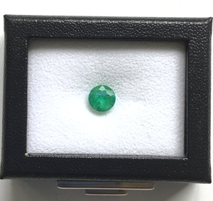 Piedra de Esmeralda Verde Natural de Zambia de 4.27 Quilates, Corte Redondo, para Joyería Fina - Product Image 5