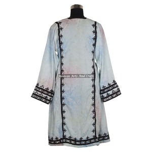Vestido Bordado de Seda Estilo Afgano BDR003, Estilo Bohemio Vintage de Proveedor Indio, Bordado Hecho a Mano - Product Image 3