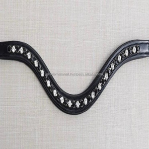 Bande de front de cheval noir rembourrée en cuir véritable de forme incurvée avec un grand cristal clair et une perle blanche. - Product Image 2