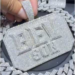 Pendentif Moissanite VVS personnalisé pour homme, en argent 925, avec lettre et nom, serti de pierres, passe le testeur de diamant, avec attache personnalisée, qualité usine - Product Image 1