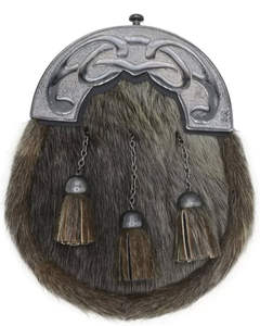 Cinturón Escocés de Cuero de Primera Calidad con 3 Borlas, Diseño Personalizado con Logotipo, Duradero, para Uniforme de Banda de Pipes, Estilo Semi-Formal - Product Image 5