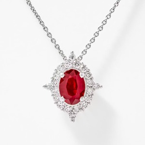 Collier pendentif en or blanc 14 carats avec rubis ovale de 0,90 ct et halo de diamants cultivés en laboratoire, certifié IGI, pour un luxe au quotidien - Product Image 1