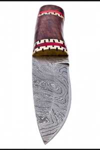 Couteau de camping à lame fixe en acier Damas artisanal avec manche en bois de burl et entretoises en laiton ajouré style château - Product Image 6