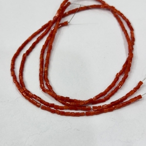 ลูกปัดปะการังอิตาลีธรรมชาติทรงสี่เหลี่ยมขนาด 2.5-3 มม. สีแดง ลูกปัดเฮชิเจาะรูขนาดเล็ก คุณภาพ AAAA ปะการังดิบ ไม่ผ่านการปรับแต่ง ร้อยเป็นเส้น - Product Image 6