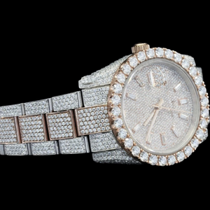 Montre-bracelet Hip Hop personnalisée pour homme, dernier design, entièrement sertie de diamants Moissanite, avec lunette ronde et bicolore - Product Image 3