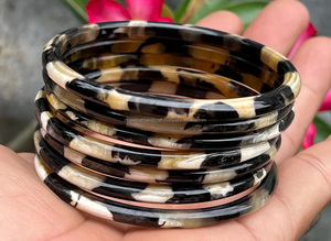 Brazalete de cuerno de búfalo de moda de alta calidad, nuevo diseño, joyería pulida para niñas y mujeres con tamaño y diseño personalizados - Product Image 2