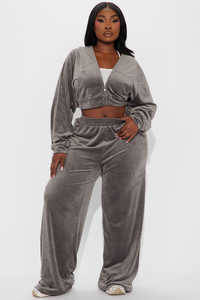 Conjunto Deportivo Personalizado para Mujer, Sudadera con Pedrería y Pantalones Acampanados, 2 Piezas, Estilo Urbano - Product Image 2