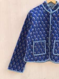 Chaqueta Acolchada Kantha Reversible Estilo Boho con Diseño Personalizado y Transpirable, Chaqueta de Algodón Vintage con Parches para Mujer - Product Image 6